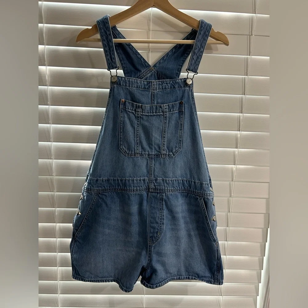 Old Navy Size L Light Wash Denim Overalls/Shortalls - Picture 3 of 5